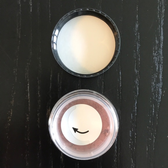 New!! bareMinerals blush in Lola. - Picture 3 of 3